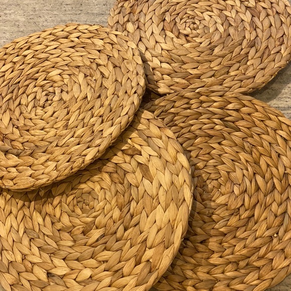 Round Braided Rattan Tablemats - Picture 4 of 5